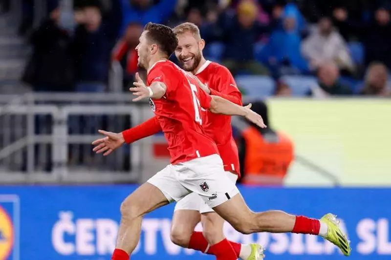 احتفال كريستوف بومجارتنر لاعب منتخب النمسا